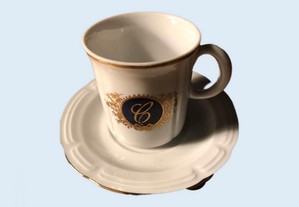 Chávena de Café e Pires em Porcelana Fina