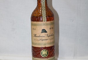 Grande Liqueur Impérial, Mandarine Napoleon, anos 70, selada, excelente estado conservação
