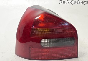 Farolim Esq Trás AUDI A3 (8L1) REF. 8L0945095A