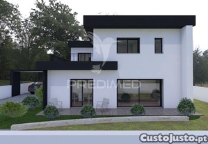 Moradia t4 em constância.