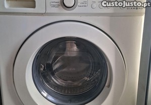 Máquina de lavar roupa