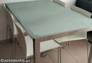 Conjunto de mesa + 4 cadeiras