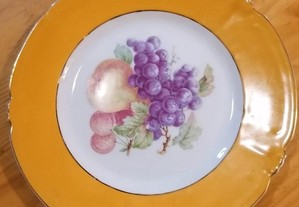 Prato decorativo de frutos em porcelana Candal