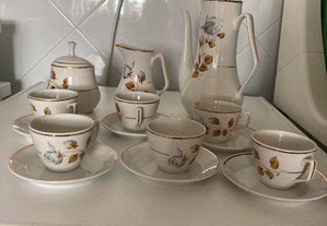 Conjunto de chá em porcelana