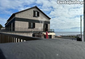 Fantástica moradia t4 em porto judeu com vista deslumbrante para o mar e os ilhéus