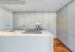 Apartamento T4 Novo No Empreendimento Icon, À...