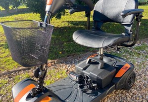 Scooter eltrica para pessoas com mobilidade reduzida