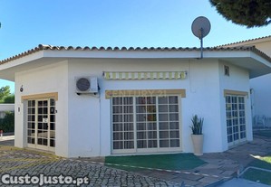 Espaço comercial nas Areias de São João (Reservado)