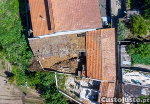 Duas Moradias Térreas T2 Com Quintal, Para...