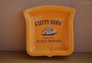 Cinzeiro grande com publicidade whisky Cutty Sark