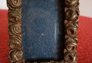 Pequena moldura em bronze (H. Leitão)