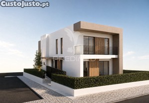Terreno urbano de 318m2 em alenquer