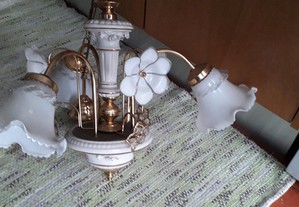 Candeeiro de teto porcelana e 3 globos com flores