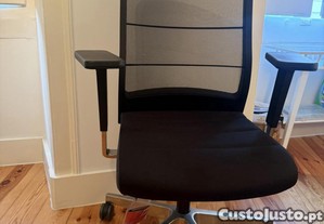 Cadeira ergonômica semi-nova Marca Interstuhl