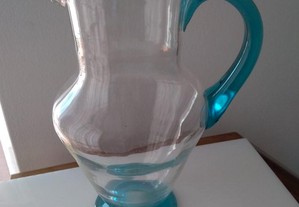 Caneca em vidro com asa e base azul