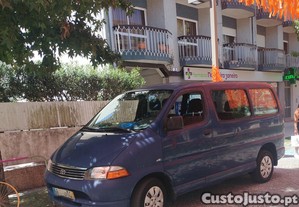 Toyota HiAce Luxo 6 lugares mista com opção de 9lug - 02