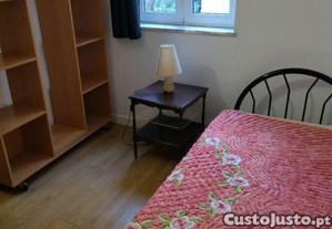 Quarto individual Caneças