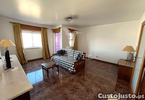 Apartamento t3 em bairro familiar de sines