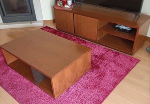 Móvel de TV + mesa de centro em madeira