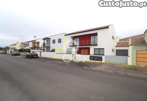 Moradia com 3 Quartos - Matriz - Ribeira Grande