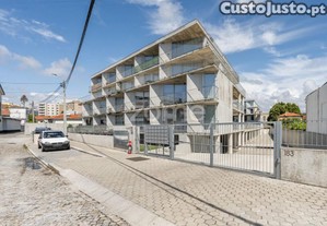 Apartamento T0+1 Semi-Novo Em Vilar Do Paraíso,...