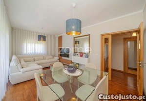 Apartamento T3 E Lugar De Garagem Em Espinho