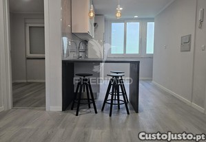 Apartamento t2 benfica remodelada com cozinha equipada