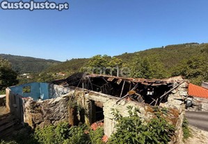 Moradia T2 Para Restauro Localizada Em Tabuaças...