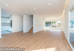 Moradia Moderna T4 com Terraço e Vista Rio   Santa Iria da Azóia