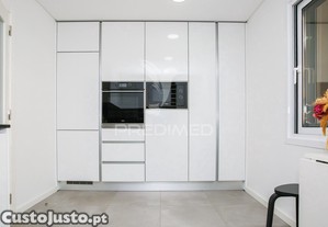Apartamento t2 com terraço semi novo em santa antónio dos cavaleiros