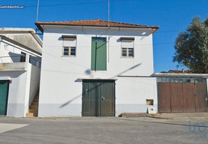 Casa tradicional T3 em Coimbra de 244,00 m²