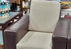 iD349 Excelente sofá 1 lugar confortável e resistente