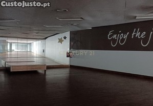 Espao para servios com 4.422 m no edifcio Panoramic   Parque das Naes