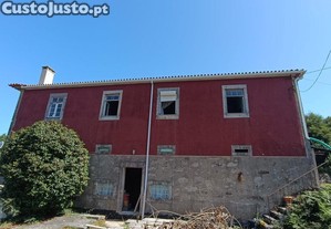 Casa de Campo T3 em Freixieiro de Soutelo de 382,00 m²