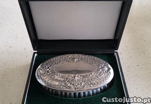 Escova em prata com estojo