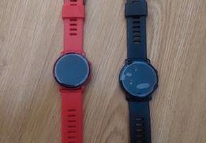 Relógio digital novo na cor vermelha e preto. O valor é por dois relógios