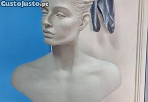Manequim de Marca usado Exposição Busto com base em Madeira completo.