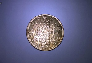Medalha dourada da Catedral de Notre Dame de Reims