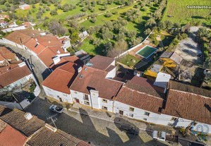 Casa de aldeia T4 em Évora de 361,00 m²