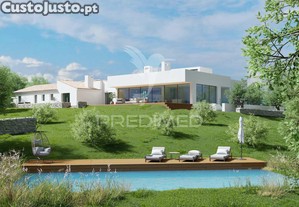 Terreno para construção de moradia com piscina