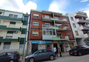 Apartamento T2 com varanda, Baixa da Banheira