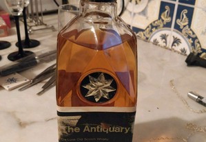 The Antiquary De Luxe Scotch Whisky - anos 60