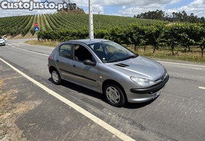 Peugeot 206 1.1 - 00