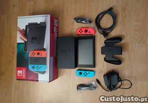 Nintendo Switch 32GB em caixa