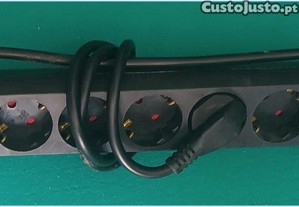 Rgua Elctrica   6 Tomadas, Cabo de 1,30m + Boto de Segurana