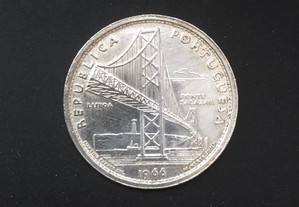 Moeda Portugal 20$ prata Ponte Salazar 1966