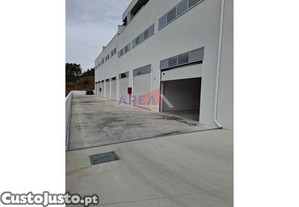 Frao D - Sub-Cave - Garagem Box Com 93,10M2....