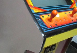 Máquina jogos com Street Fighter II e Super Pang