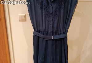 vestido azul marinho
