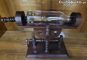 Suporte Garrafa Sistema Sobe e Desce